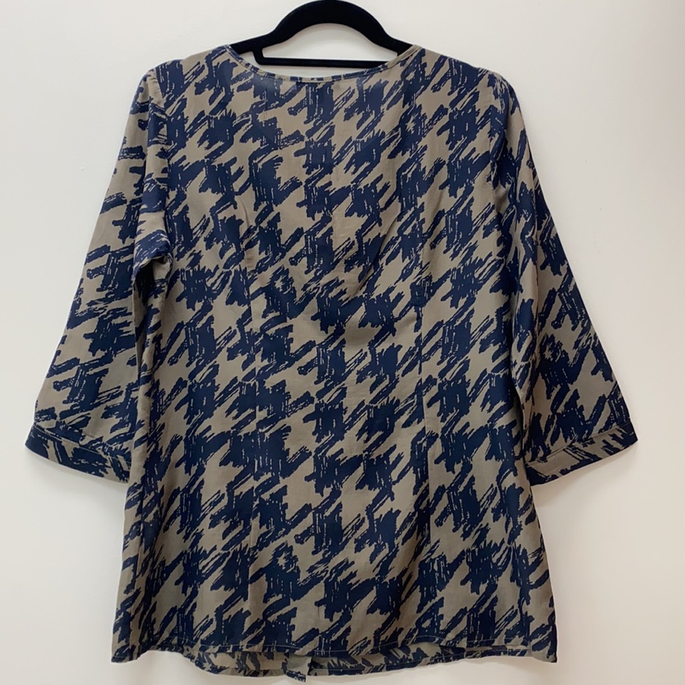 Gap Navy And Brown Button Down Top - image 5